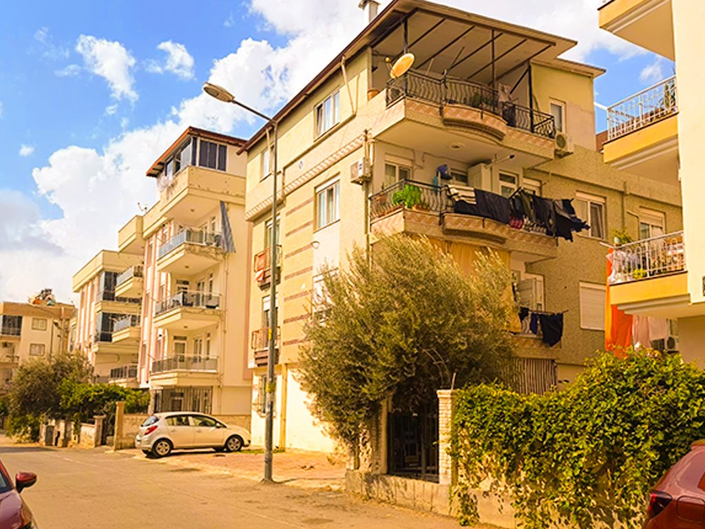 AHATLI'DA AKDENIZ ÜNV. VE TRAMVAYA YAKIN 2+1 FULL EŞYALI D.GAZLI